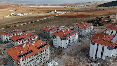 KORKUTELİ UZUNOLUK SATILIK MÜSTAKİL ARSA TOKİ YANINDA 2 KAT İMAR