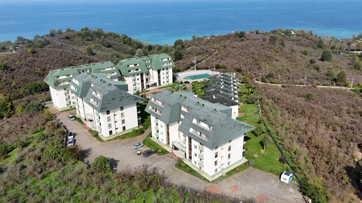 AKÇAKOCA'DA LÜKS SITE IÇERISINDE DENIZ MANZARALI DUBLEKS