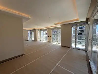KADIKÖY GÖZTEPE BAĞDAT CADDESI ÖMER PAŞA KATTA TEK 168 M² 4+1