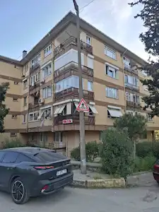KORDONBOYU SAHİLDE SİTE İÇİ ARSA PAYI YÜKSEK SATILIK 2+1 DAİRE