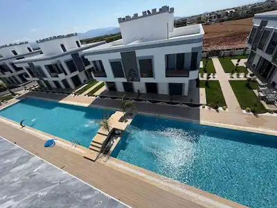 DİDİM’DE SIFIR 3+1 VİLLA | ÇİFT CEPHE, BALKON, KREDİYE UYGUN