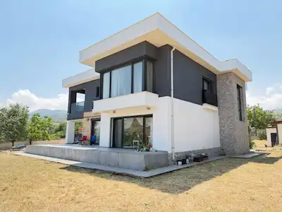 PANAROMİK ŞEHİR MANZARALI 6+1 ODALI SATILIK ULTRA LÜX VİLLA
