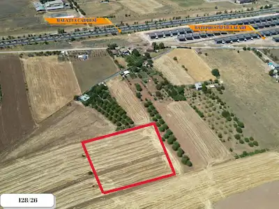 REMAX DOĞU'DAN YENİ HASTANE KARŞISINDA SATILIK FIRSAT TARLA