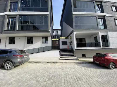 REMAX LAVANDA’DAN KAPAKLI’DA HASTANEYE YÜRÜME MESAFESİNDE EŞYALI 1+1 DAİRE