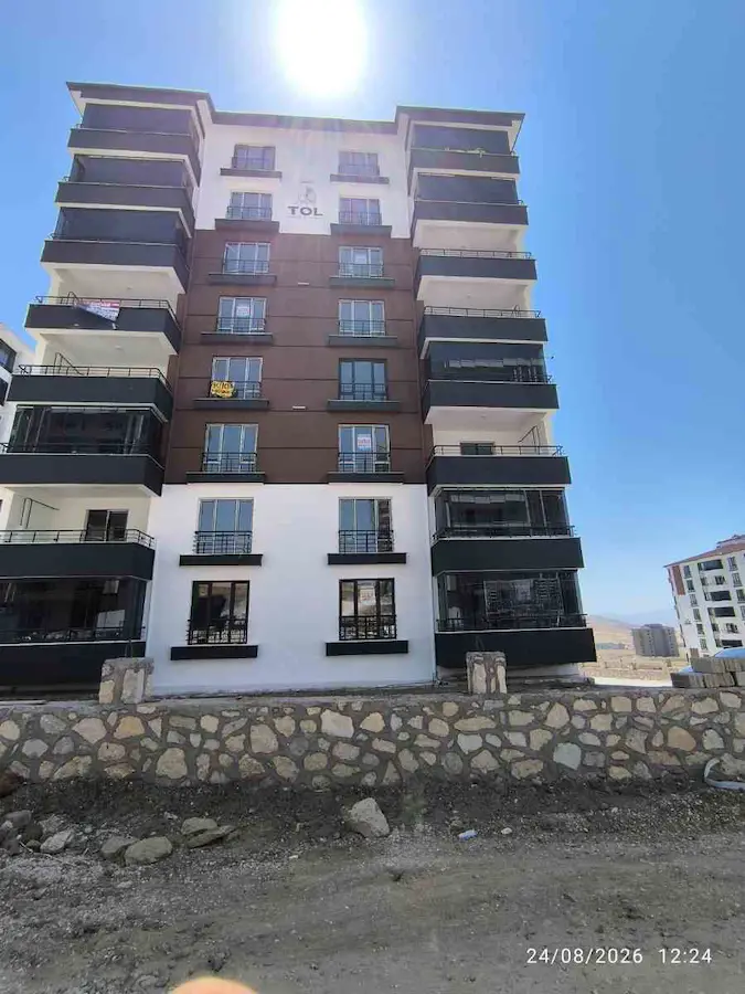 RE/MAX DOĞUDAN ŞAHINKAYA(ÇAYDAÇIRA)3+1 SIFIR DAİRE SATILIKTIR