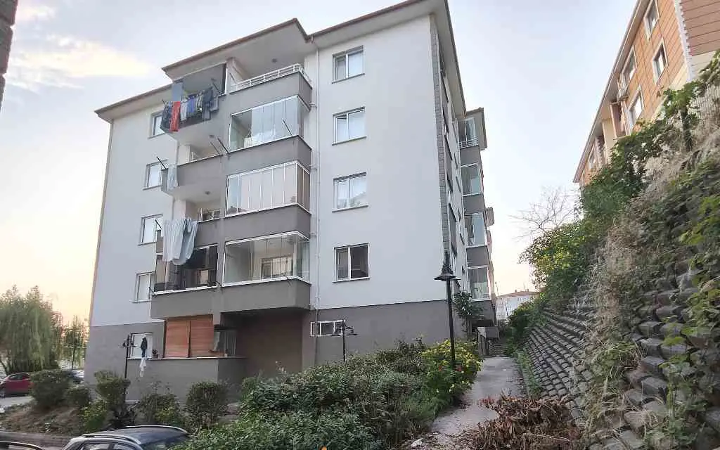 RE/MAX MAVİ'DEN KORUCUK MERKEZDE SİTE İÇERİSİNDE SATILIK DAİRE
