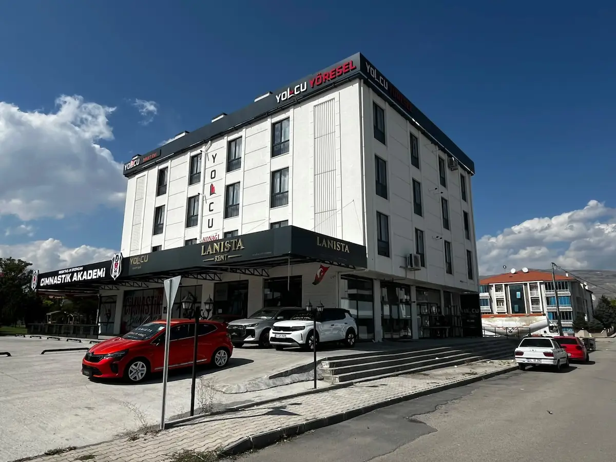 REMAX DEM'DEN ERGENEKON MAH. EŞYALI 2+0 KİRALIK DAİRE