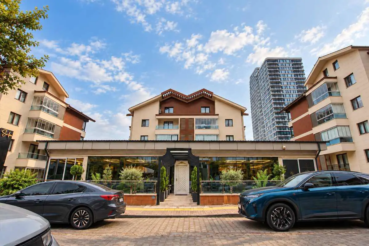REMAX BEYAZ BURSA BALAT AHMET YESEVİ MAHALLESİ’NDE TEK KATLI, 120 M² BRÜT DÜKKAN