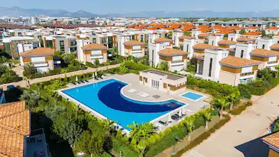 DÖŞEMALTI'NDA FULL EŞYALI KİRALIK 4+1 SİTE İÇİ MÜSTAKİL VİLLA
