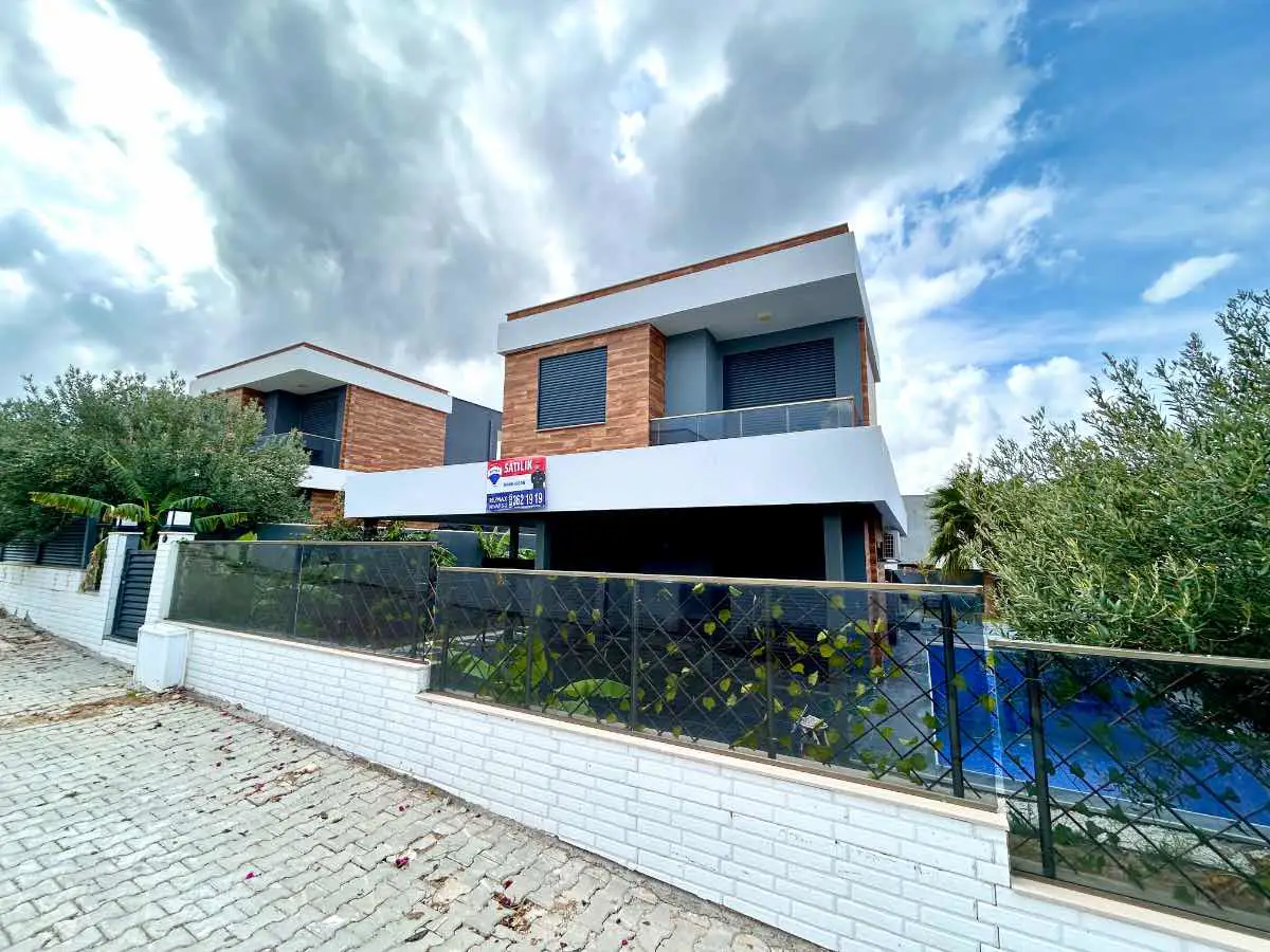 FIRSATI KAÇIRMAYIN! ÇEŞME ILDIR’DA DENİZE 200 M 3+1 VİLLA
