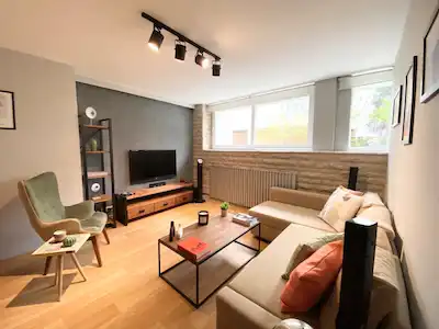 ULUS SOLDA PRESTİJLİ APARTMANDA  HEMEN TESLİM 2+1 SATILIK