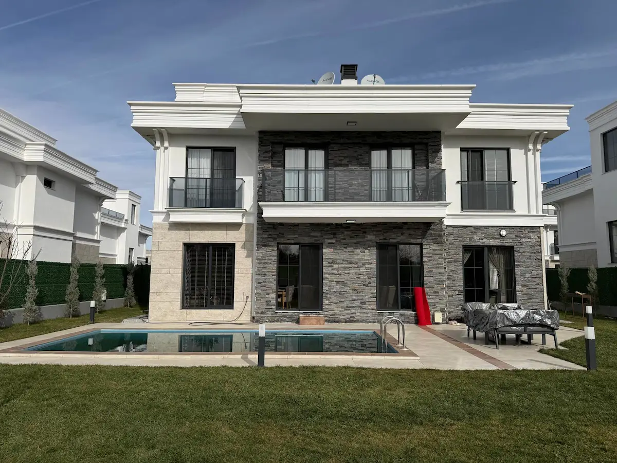 ACİL SATILIK 6+1 ULTRA LÜKS HAVUZLU FIRSAT VİLLA