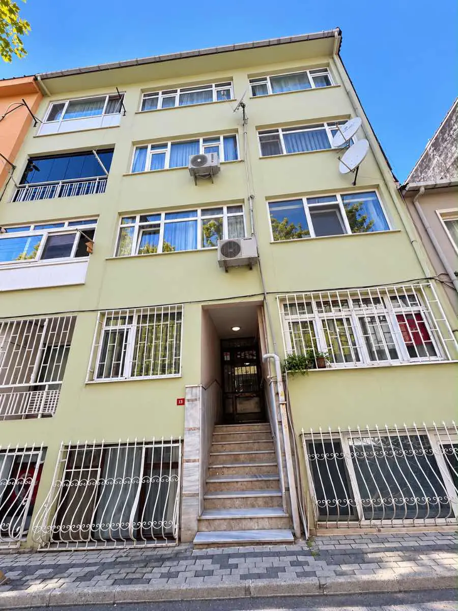 ÜSKÜDAR MURAT REİSTE KONUMUYLA ÖNE ÇIKAN 2+1 DAİRE