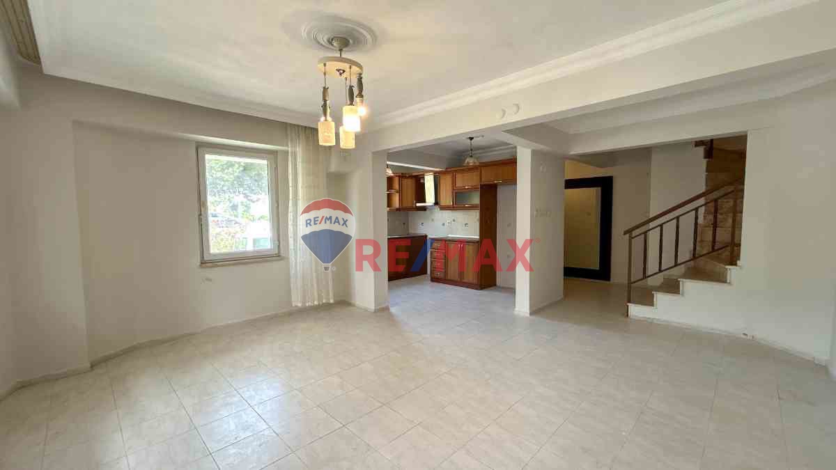 AKÇAY CEMİL TEMEL’DE SATILIK 3+1 TRİPLEKS VİLLA