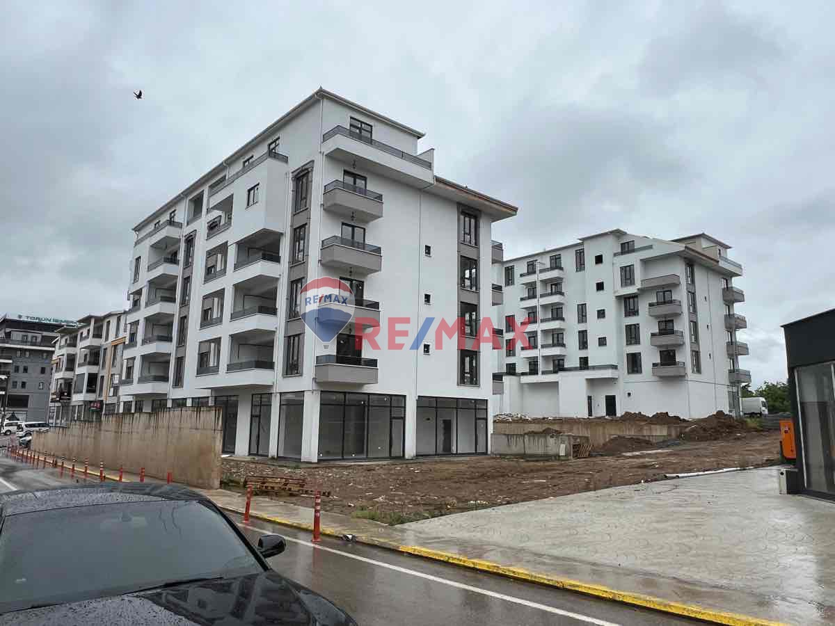 FSM DE KENT MEYDANINDA 2+1 GENİŞ