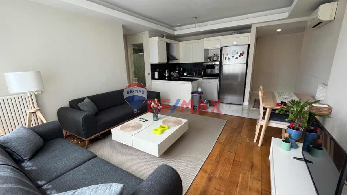 KADIKÖY FİKİRTEPE 1071'DE SATILIK ARA KAT 1,5+1 RESİDENCE DAİRE