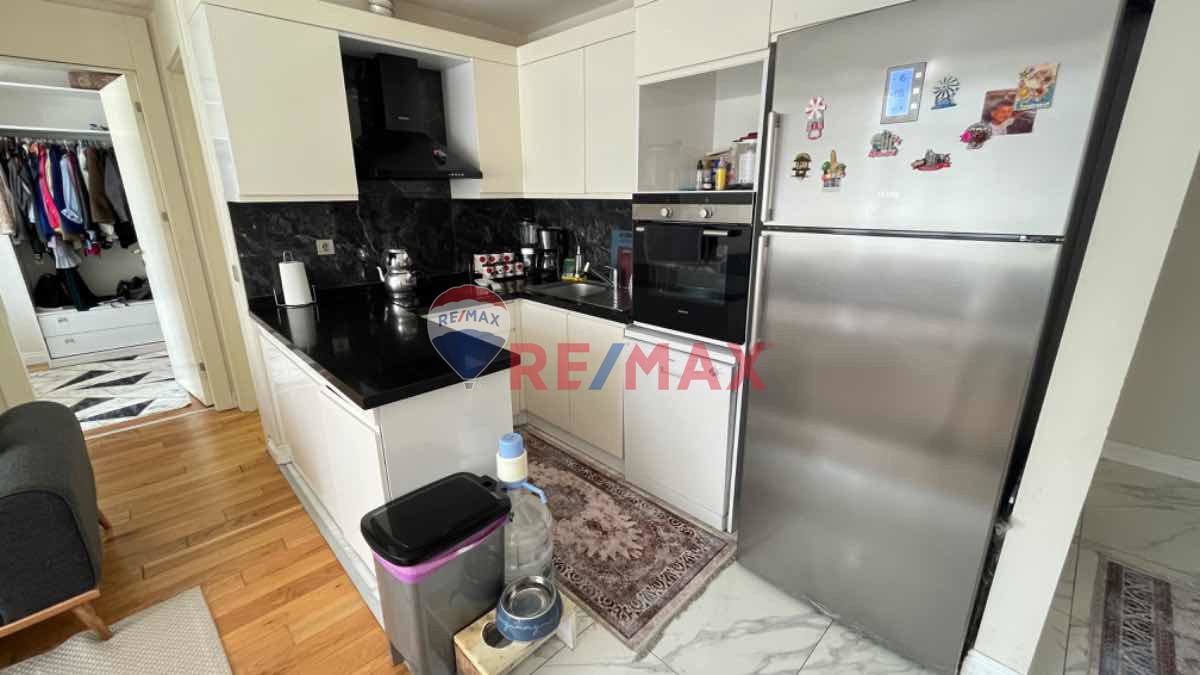 KADIKÖY FİKİRTEPE 1071'DE SATILIK ARA KAT 1,5+1 RESİDENCE DAİRE