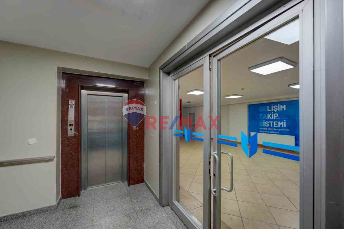 EMNİYETEVLERİ CAD ÜZERİNDE 512M2 ÖN CEPHE KİRALIK OFİS KATI