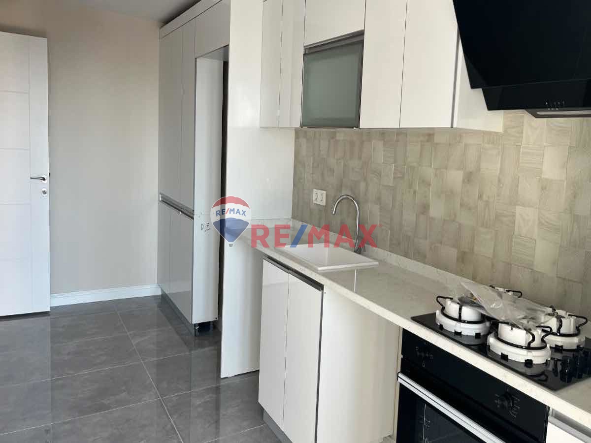 KARTAL HÜRRİYET MAH DE SİTE İÇİ BALKONLU 2+1 ARA KAT KIRALIK DAİRE