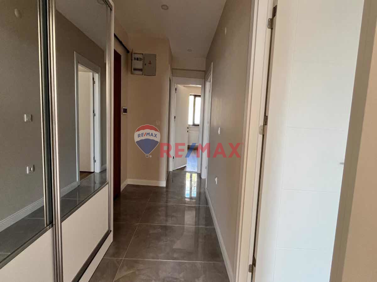 KARTAL HÜRRİYET MAH DE SİTE İÇİ BALKONLU 2+1 ARA KAT KIRALIK DAİRE