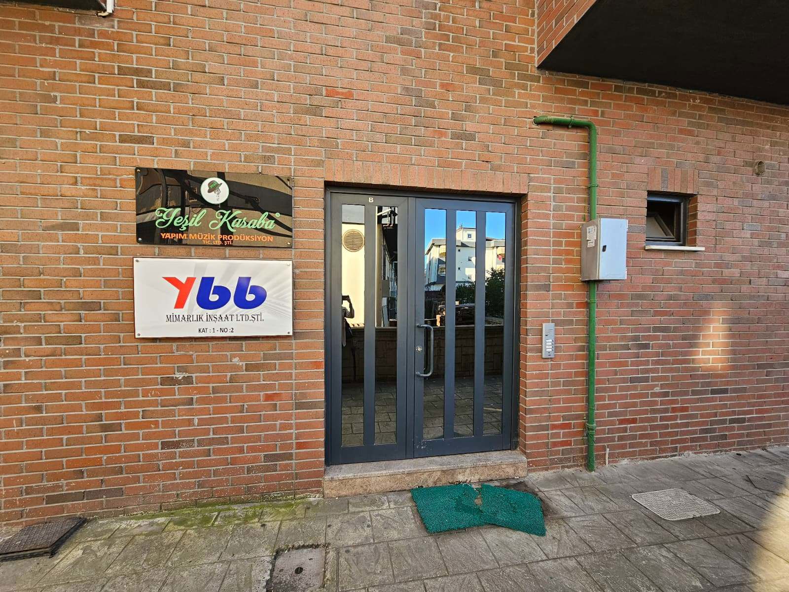 İZMIT ALIKAHYA MERKEZ MAH. CADDE ÜZERI DEVREN KIRALIK BÜRO OFIS