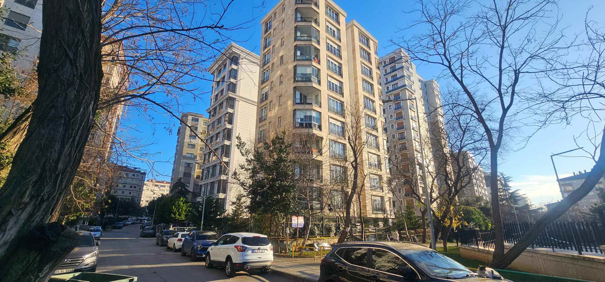 ERENKÖY KIZ LISE YANI BALKONLU ÖNÜ AÇIK KİRACISI ÇIKACAK 80 NET