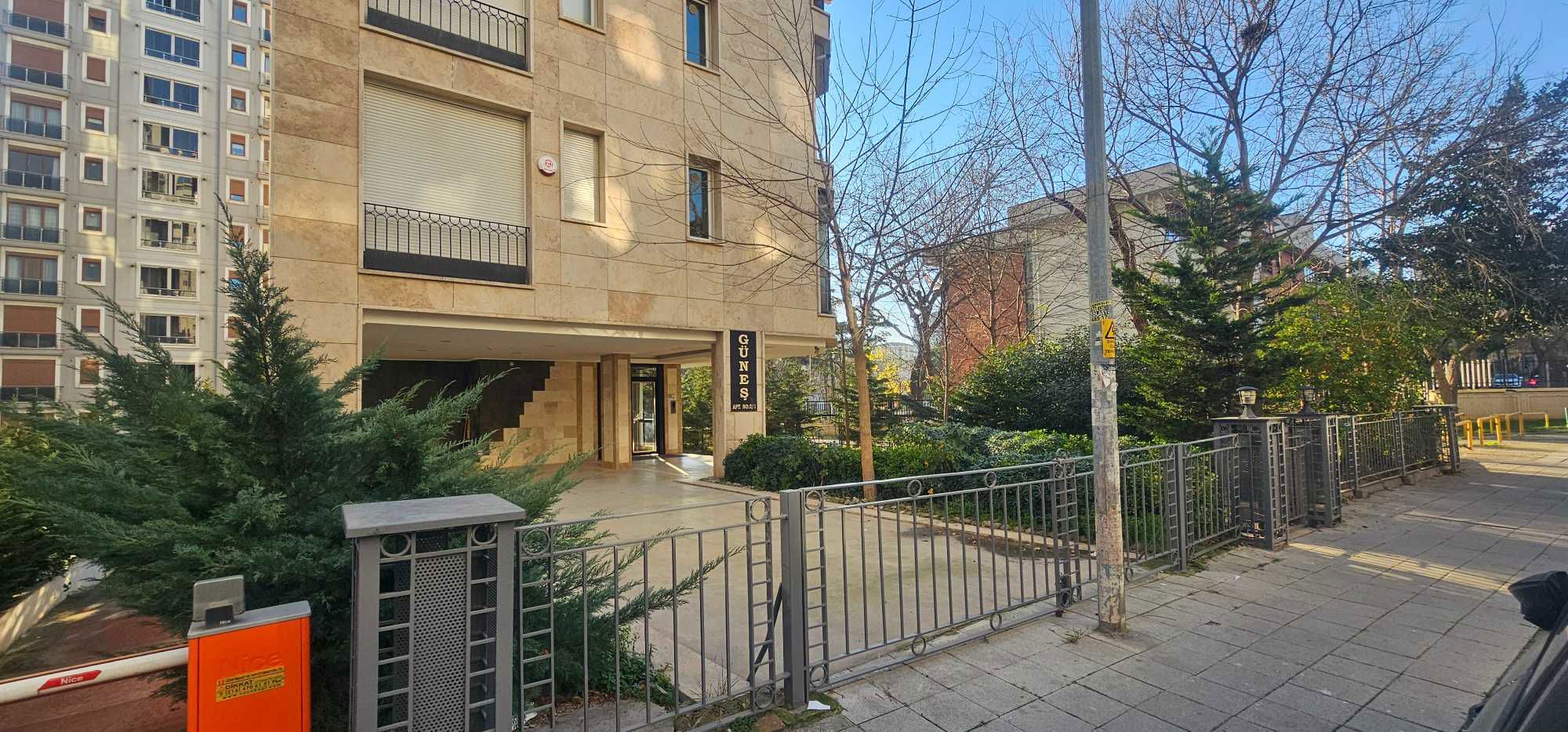 ERENKÖY KIZ LISE YANI BALKONLU ÖNÜ AÇIK KİRACISI ÇIKACAK 80 NET