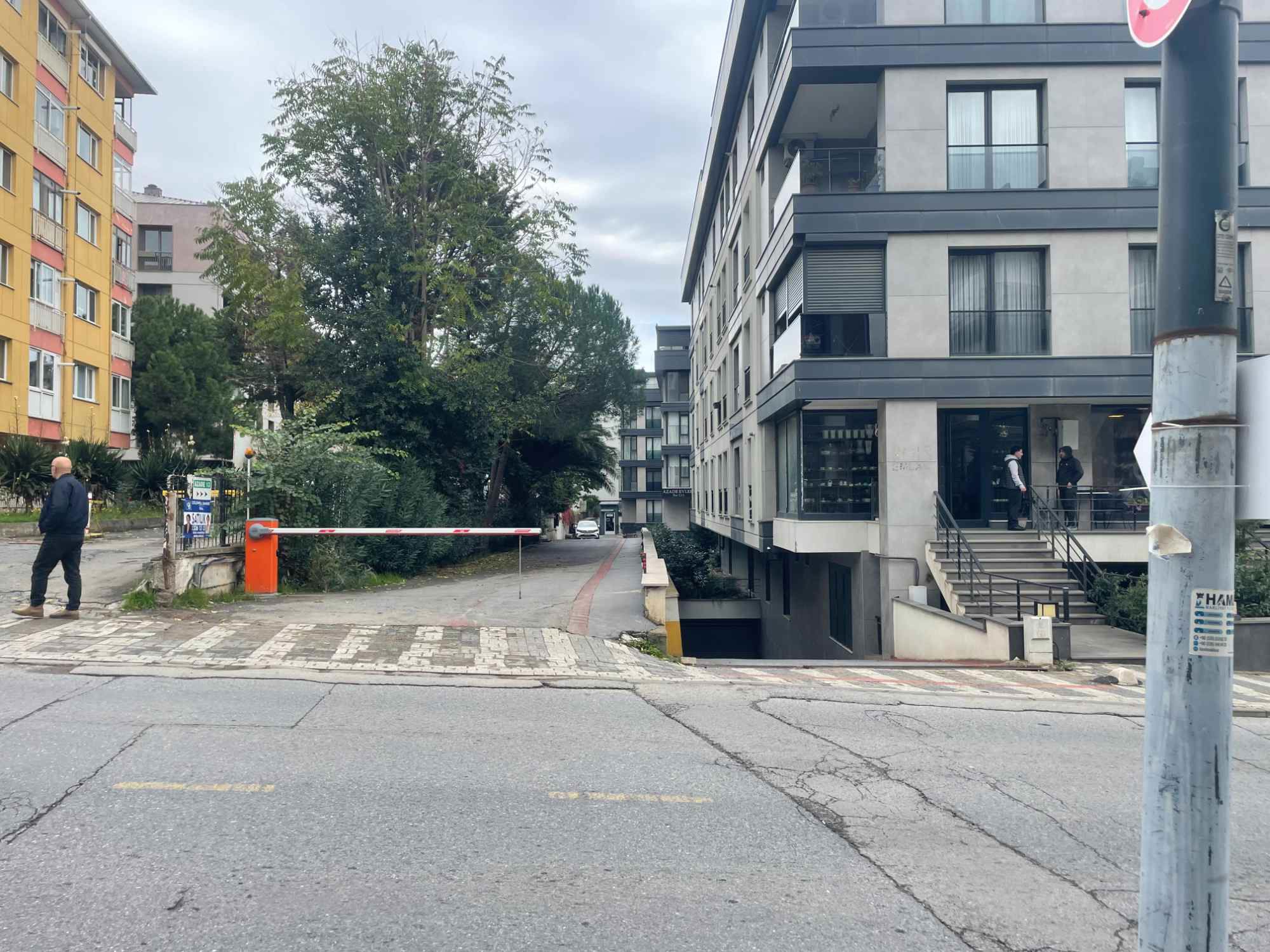 ALTUNİZADE A-ZADE EVLERI'NDE ÖZEL DEKORASYONLU SATILIK DUBLEX 3 + 1  DAİRE 