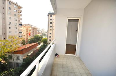 MALTEPE BAĞLARBAŞI MERK LOKASYON ASANSÖRLÜ DEPOZİTOSUZ 3+1 DAİRE