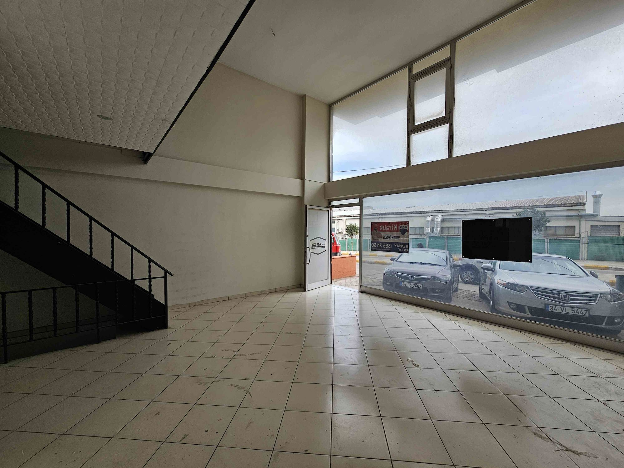 PENDİK YENİ BEŞEDİYE BİNASI YANINDA 150 M2 3 KAT OFİS DÜKKAN