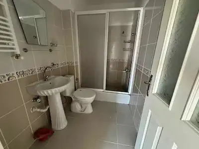 İZMİT SERDAR MAHALLESİNDE ARAKAT 3+1 SATILIK DAİRE