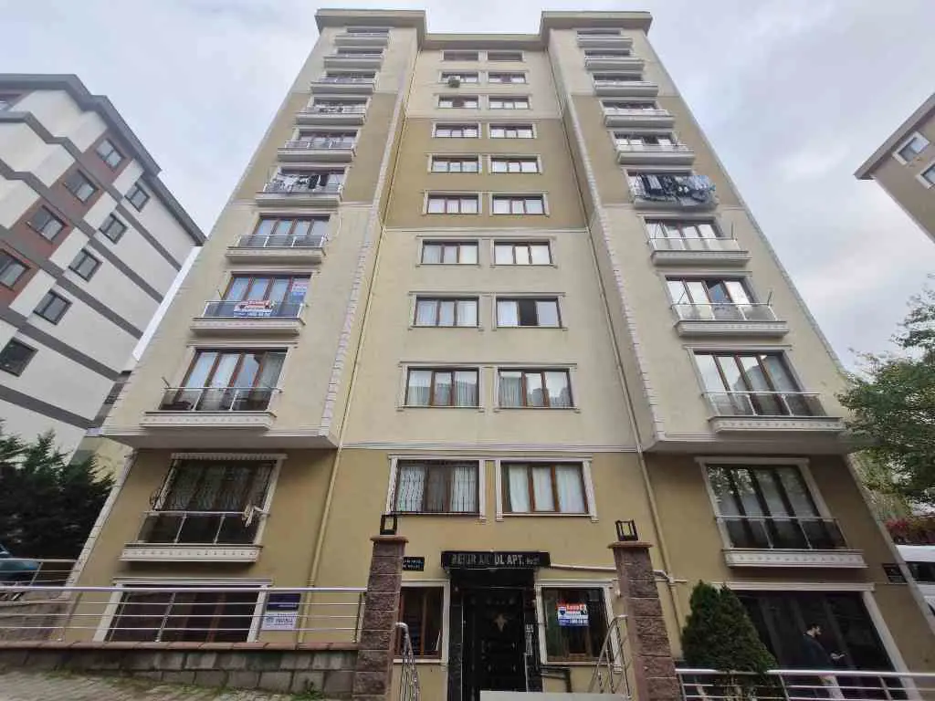 ÜMRANİYE MEHMET AKİF MAH 1+1 SATILIK DAİRE