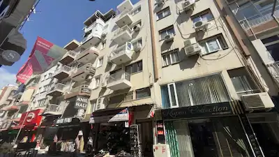 KARŞIYAKA ÇARŞI'DA 2+1 SATILIK DAIRE 