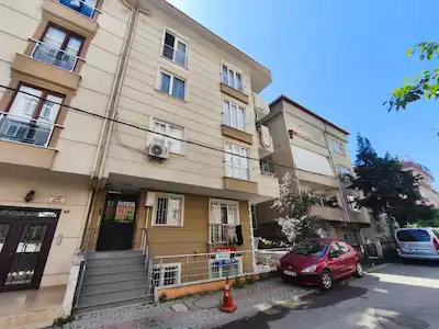 ATAŞEHIR'DE 2+1 MÜSTAKIL TADINDA, 3 TARAFI AÇIK, ÖZEL KULLANIMLI BAHÇE KATI