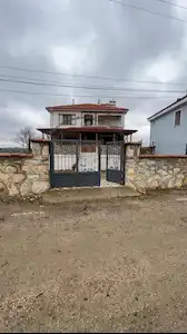 REMAX ASHİLL KOCAELİ KANDIRA DURAKLI KÖYÜ'NDE 2 KATLI EVLİ SATILIK ARSA