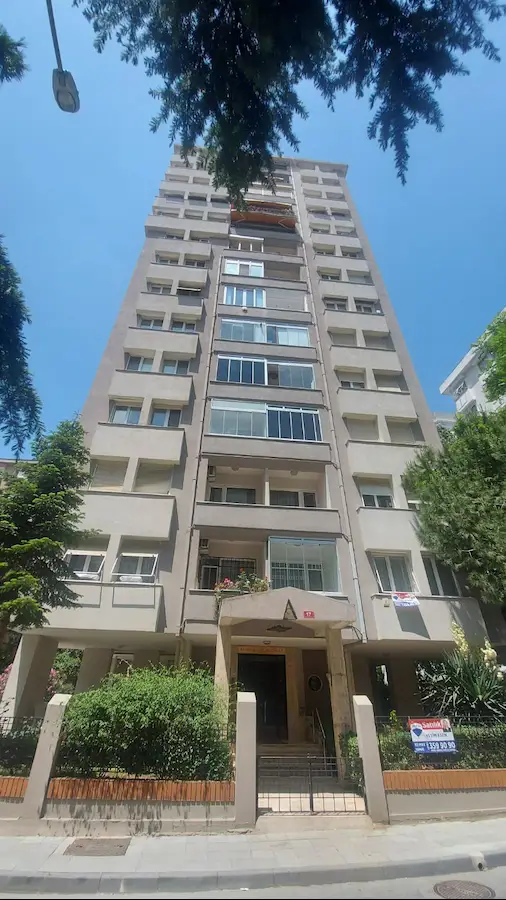 BAĞDAT CADDE TAŞMEKTEBE 2. BINADA BALKONLU KOMBILI 3+1