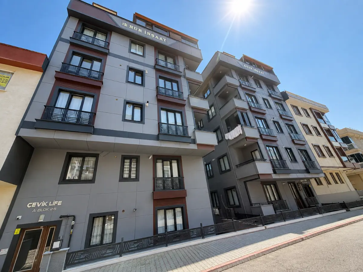 ÇEKMEKÖY MERKEZ’DE GÜNEY CEPHE, EŞYALI 2+1 | KREDİYE UYGUN 2