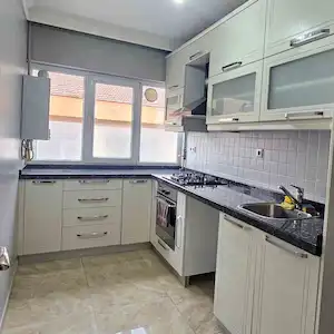 ÜSKÜDAR’DA SİTE İÇİNDE 3+1 | 120 M² BRÜT | EN ÜST KAT | BALKONLU | KREDİYE UYGUN