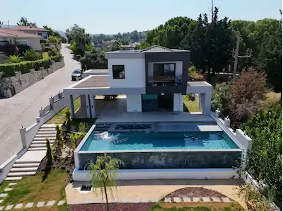KUŞADASI SOĞUCAK’TA SIFIR 3+1 VİLLA | 800 M² BRÜT | YERDEN ISITMA | 4 CEPHE