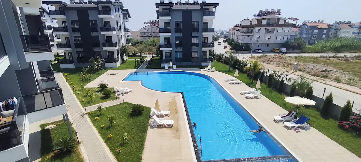 MANAVGAT ILICA’DA KISA DÖNEM KIRALAMAYA DA UYGUN SIFIR, EŞYALI 1+1  DAIRE