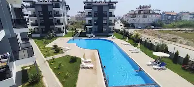MANAVGAT ILICA’DA KISA DÖNEM KIRALAMAYA DA UYGUN SIFIR, EŞYALI 1+1  DAIRE