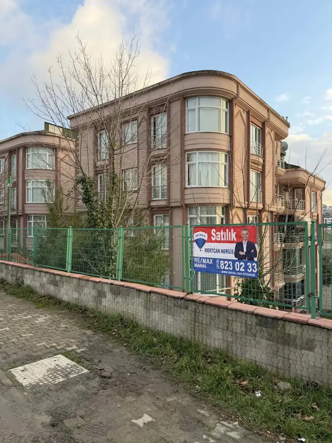 BÜYÜKÇEKMECE ATATÜRK MAH. SİTE İÇERİSİNDE 3+1 SATILIK DAİRE