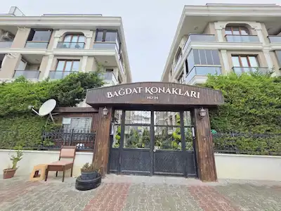 █ BEYLİKDÜZÜ DEREAĞZI’NDA BAĞDAT KONAKLARI’NDA 3+1 | YENİ BOYALI | BAHÇE KULLANIMLI | 2 BANYO █