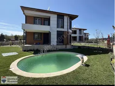 KÖRFEZ KALBURCU DA ÖZEL HAVUZLU 4+1  SATILIK VİLLA