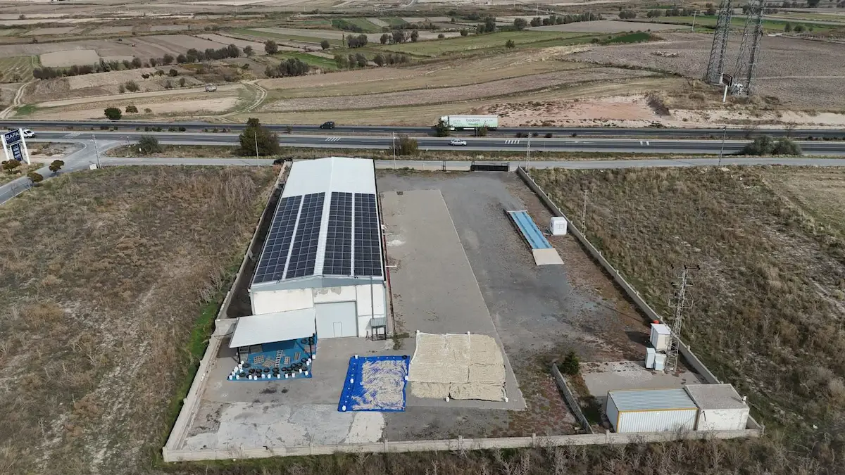 KAYSERİ SÜKSÜN ANKARA YOLUNA CEPHE 3737M2 AÇIK 750M2 KAPALI ALAN KİRALIK DEPO ÜRETİM TESİSİ ANTREPO